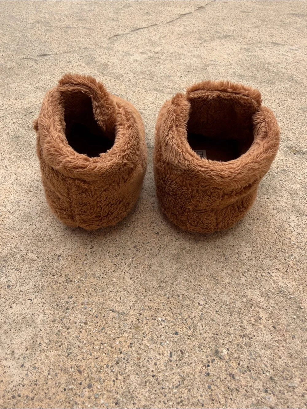 UGG Bixbee Infant/Toddler Chestnut Bootie Size 4/5